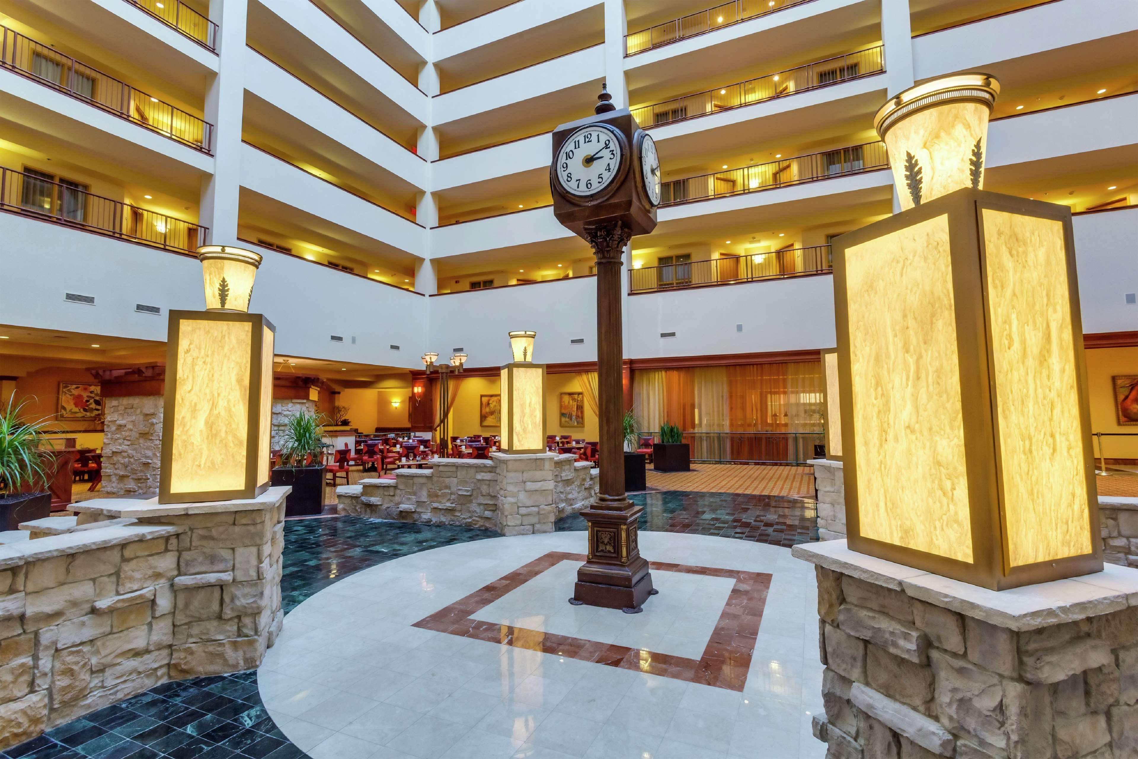 Hilton Charlotte Airport Hotel Exterior photo